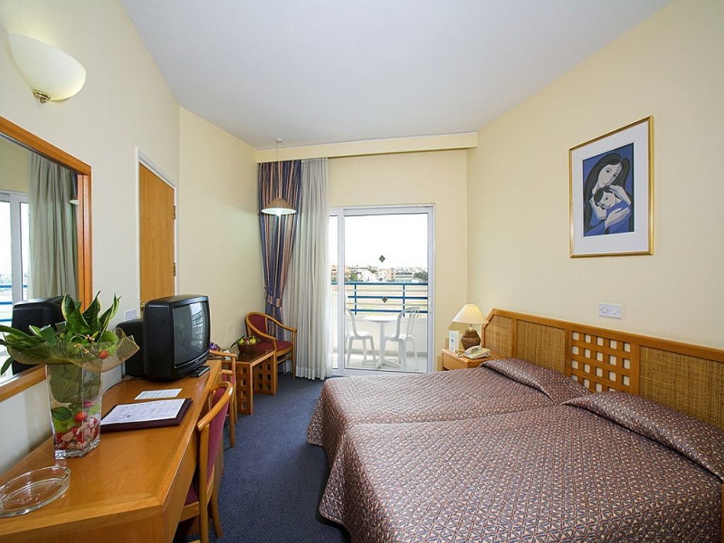 Aloe Hotel Pafos Dış mekan fotoğraf